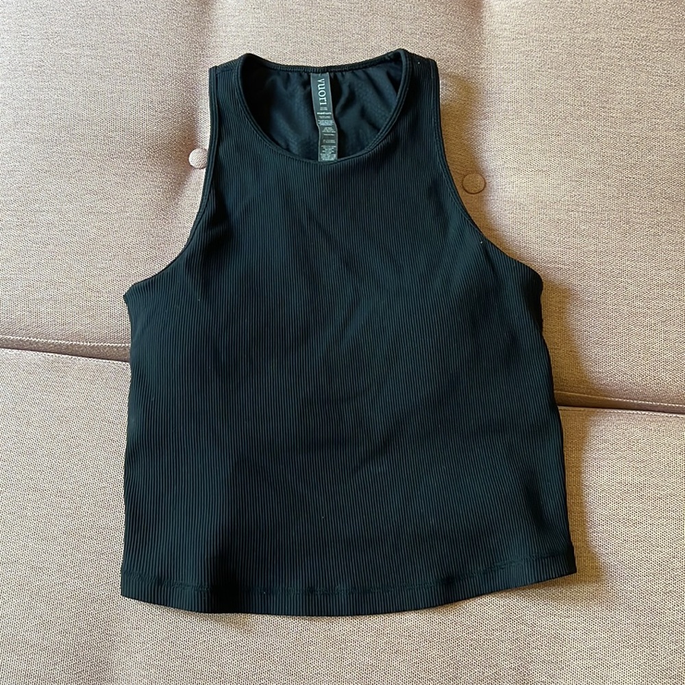 Vuori Black Ribbed Crop Tank LIKE NEW